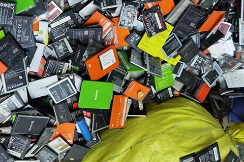 琼海钛酸锂电池回收-上门回收旧电池|高价废旧电池回收